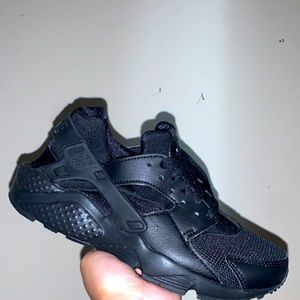 Triple Black Huarache